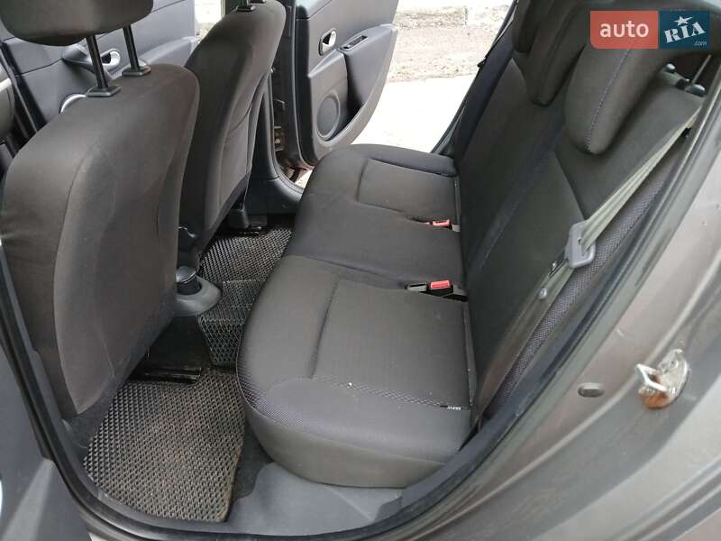 Хэтчбек Renault Clio 2008 в Кривом Роге фото 13 Хэтчбек Renault Clio 2008 в Кривом Роге