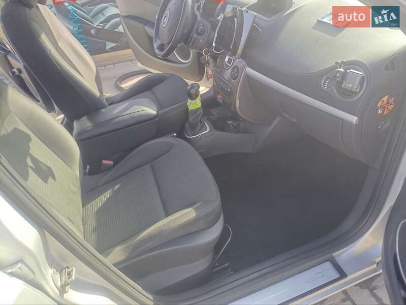 Универсал Renault Clio 2011 в Троянове фото 26 Универсал Renault Clio 2011 в Троянове