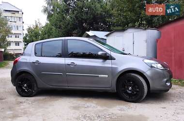 Хэтчбек Renault Clio 2012 в 
