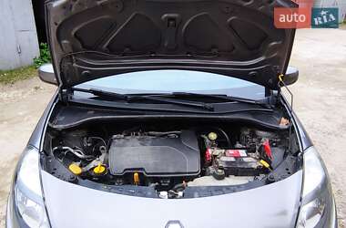 Хэтчбек Renault Clio 2012 в 