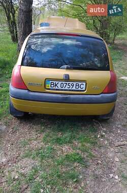 Хэтчбек Renault Clio 1999 в 
