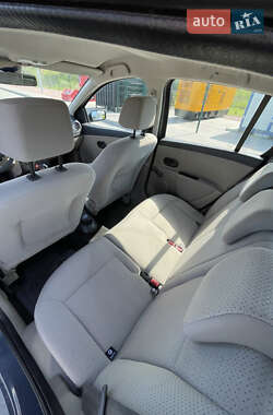 Хэтчбек Renault Clio 2006 в 