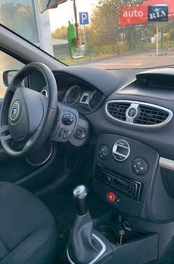 Хэтчбек Renault Clio 2007 в 