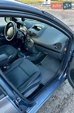 Хетчбек Renault Clio 2010 в 