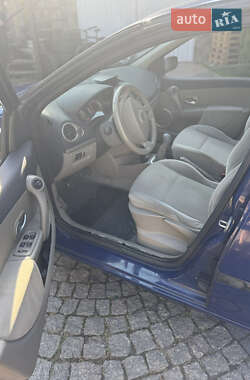 Хэтчбек Renault Clio 2007 в 