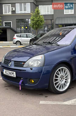 Хетчбек Renault Clio 2003 в 