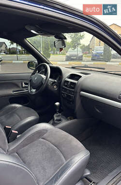 Хетчбек Renault Clio 2003 в 