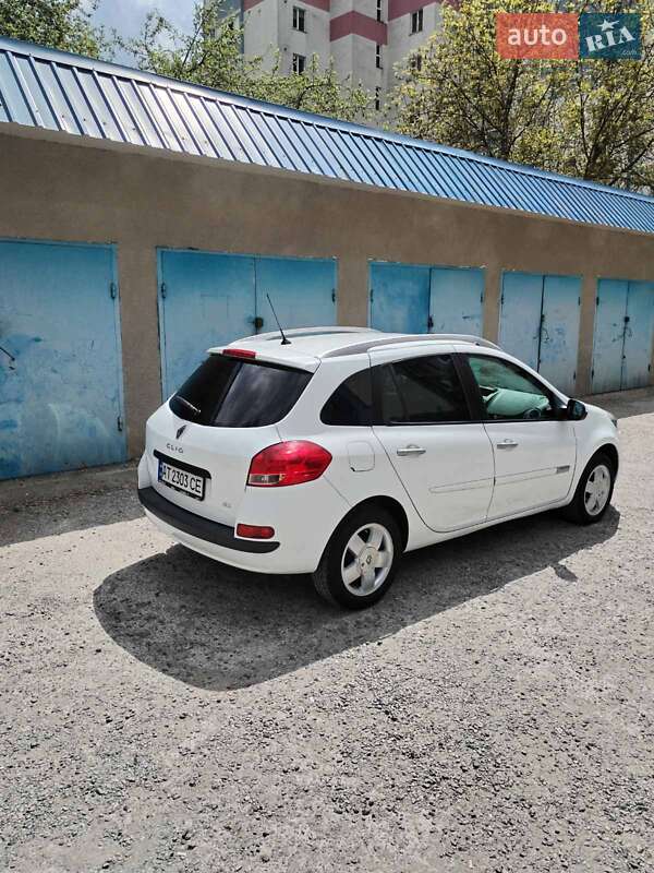 Универсал Renault Clio 2011 в Ивано-Франковске