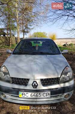 Хетчбек Renault Clio 2002 в 