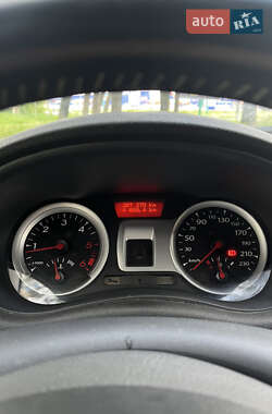 Хэтчбек Renault Clio 2009 в 