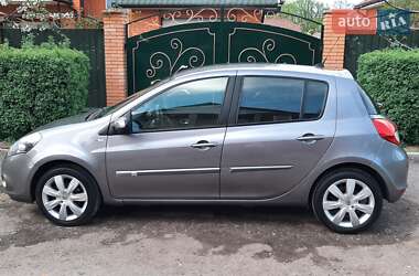 Хетчбек Renault Clio 2012 в 
