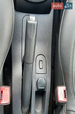 Хетчбек Renault Clio 2012 в 