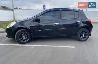 Хэтчбек Renault Clio 2007 в 