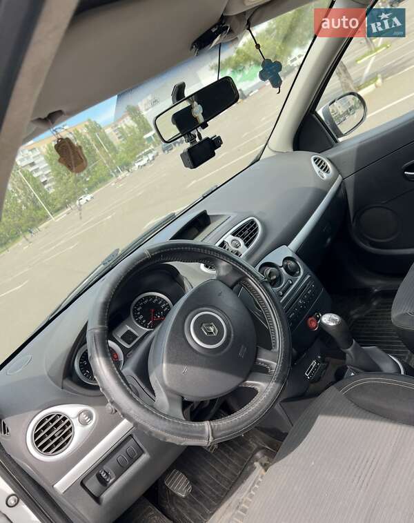 Хэтчбек Renault Clio 2012 в Николаеве