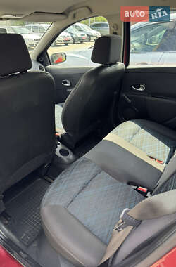 Хэтчбек Renault Clio 2008 в 