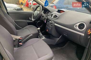 Хэтчбек Renault Clio 2009 в 