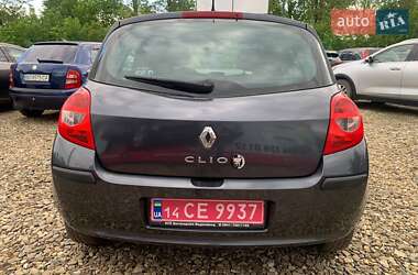 Хэтчбек Renault Clio 2009 в 