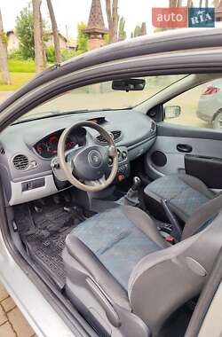 Хэтчбек Renault Clio 2007 в 