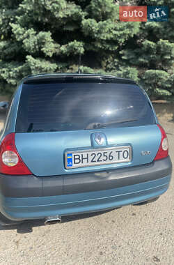 Хэтчбек Renault Clio 2004 в 