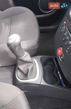 Хэтчбек Renault Clio 2006 в 