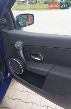 Хэтчбек Renault Clio 2006 в 