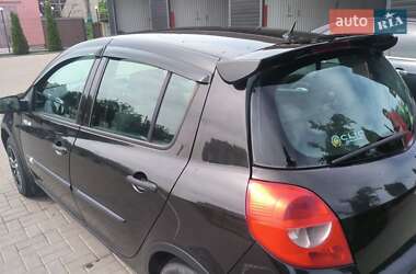 Хэтчбек Renault Clio 2006 в 