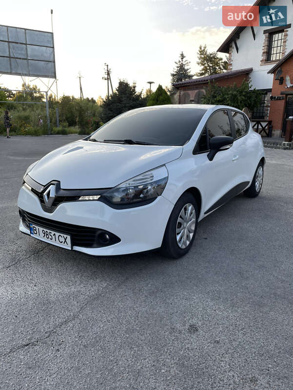 Хетчбек Renault Clio 2015 в 