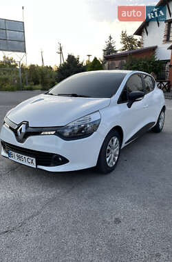 Хетчбек Renault Clio 2015 в 