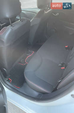 Хетчбек Renault Clio 2015 в 