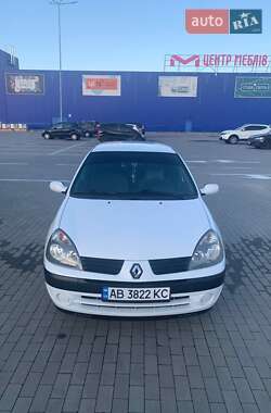 Хэтчбек Renault Clio 2005 в 