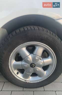 Хэтчбек Renault Clio 2005 в 