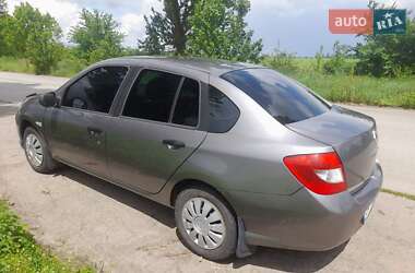 Седан Renault Clio 2010 в 