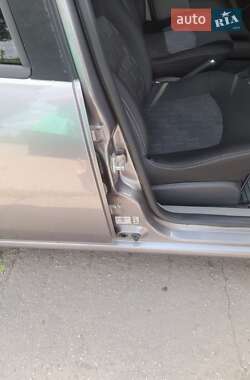 Седан Renault Clio 2010 в 