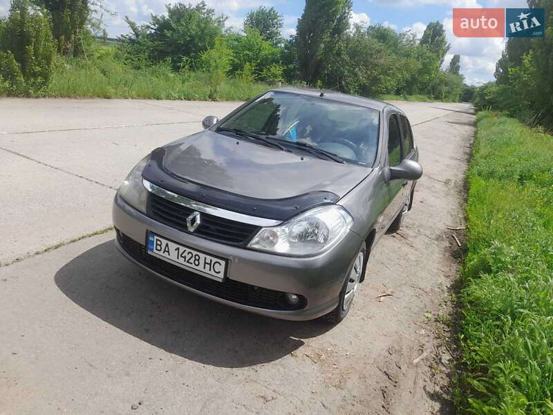 Седан Renault Clio 2010 в 