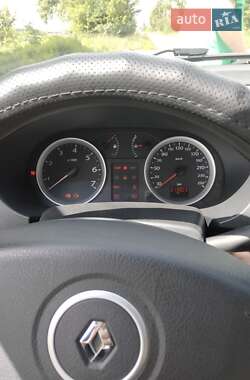 Седан Renault Clio 2010 в 
