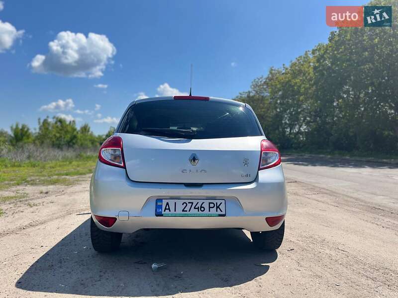 Хэтчбек Renault Clio 2011 в Василькове