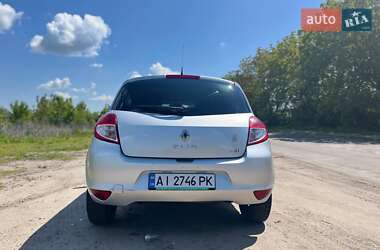 Хэтчбек Renault Clio 2011 в 
