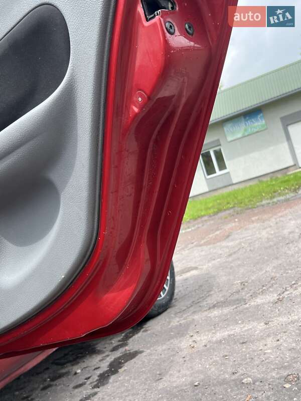 Хетчбек Renault Clio 2006 в Шептицькому