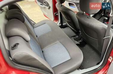 Седан Renault Clio 2006 в 