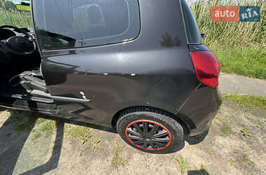 Хэтчбек Renault Clio 2012 в 