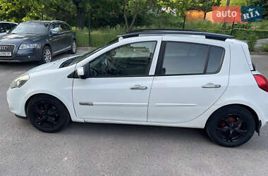 Хетчбек Renault Clio 2011 в 