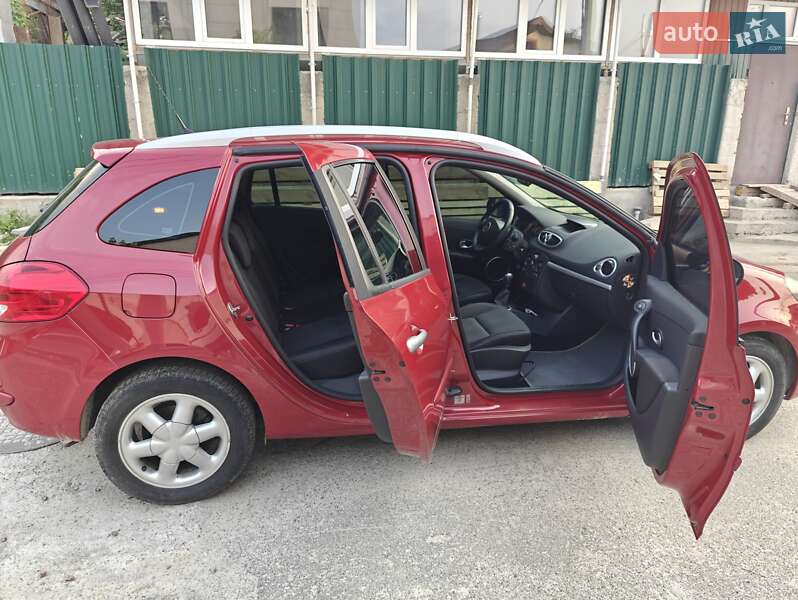 Универсал Renault Clio 2010 в Киеве