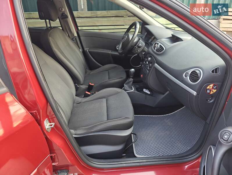 Универсал Renault Clio 2010 в Киеве