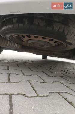 Хэтчбек Renault Clio 2011 в 