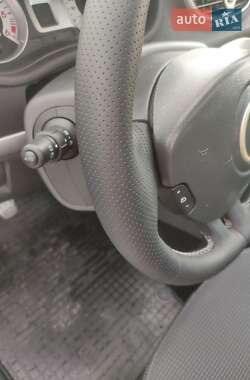 Хэтчбек Renault Clio 2011 в 