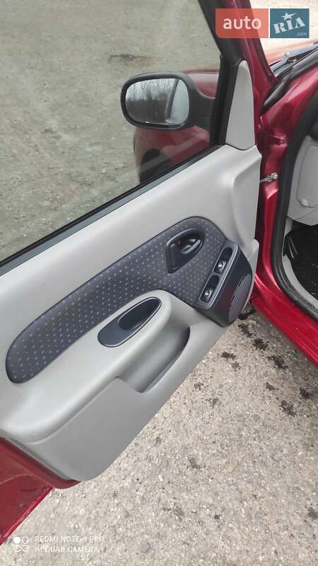 Седан Renault Clio 2005 в Новом Роздоле фото 18 Седан Renault Clio 2005 в Новом Роздоле