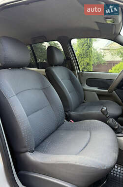 Седан Renault Clio 2005 в 