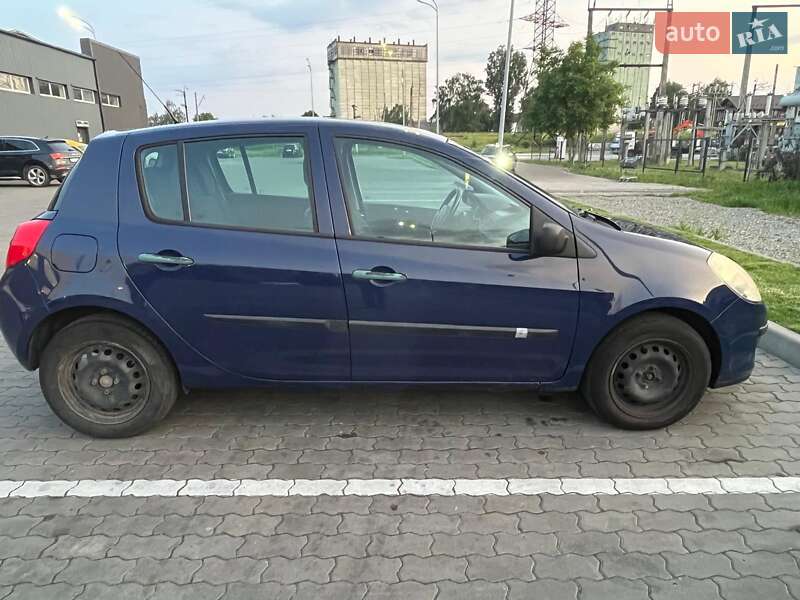 Хэтчбек Renault Clio 2008 в Львове