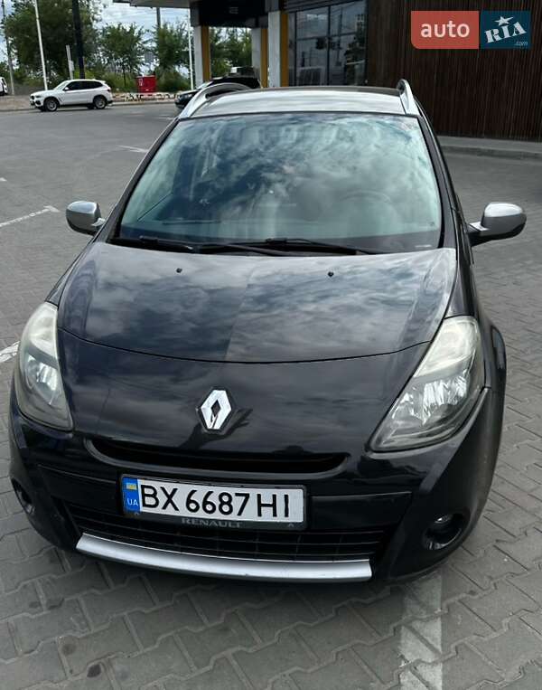 Хэтчбек Renault Clio 2010 в 