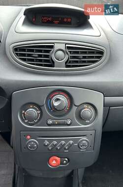 Хэтчбек Renault Clio 2008 в 